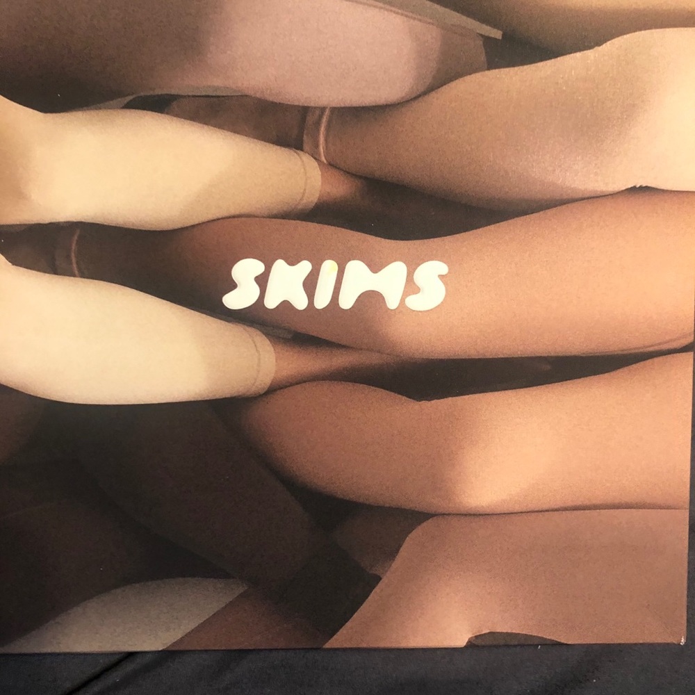 Skims sculpting leggings